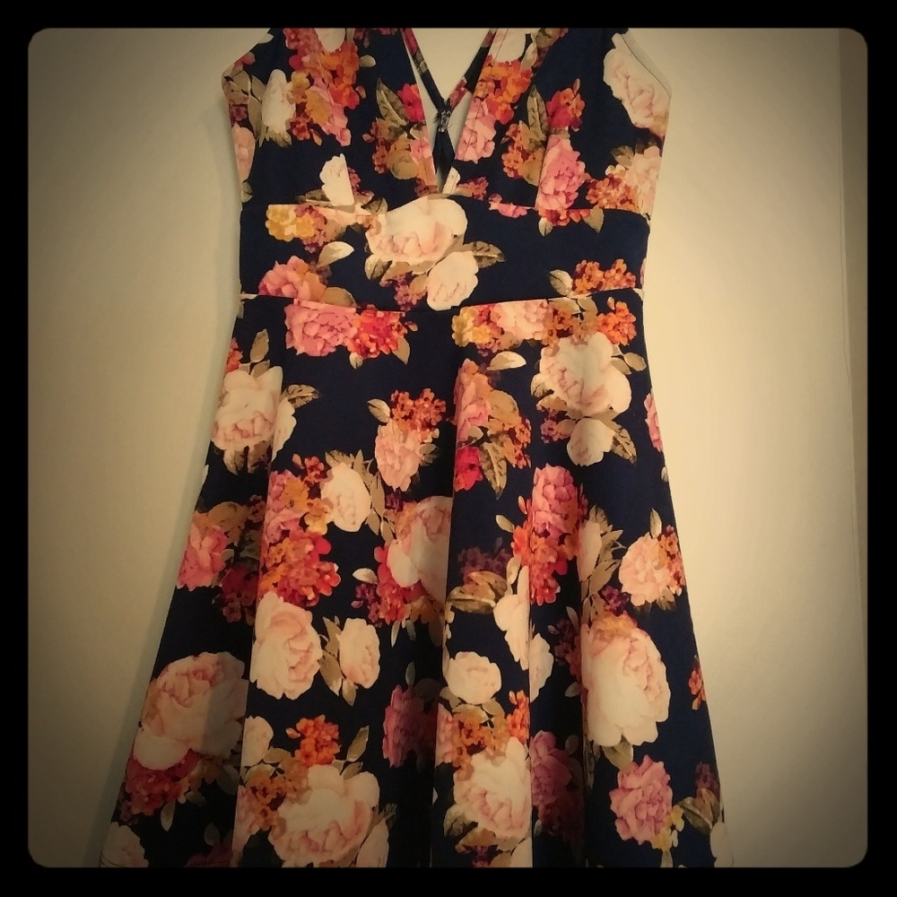 Forever 21 Floral Dress Size Large